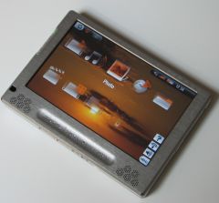 Archos 704 : alternative au DVD portable de voyage