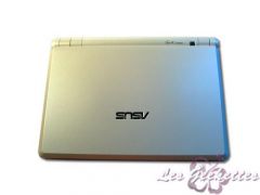 Les filles testent le Asus Eee 701