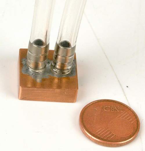 20041230_alphacool_mcxone_2.jpg