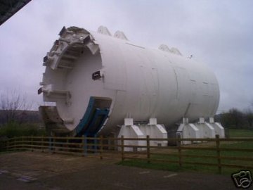 07042004_tunnel.jpg