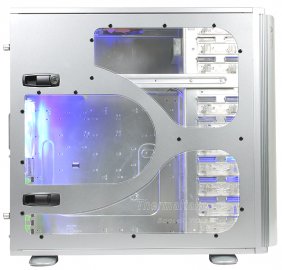 20050213_thermaltake_armor_2.jpg