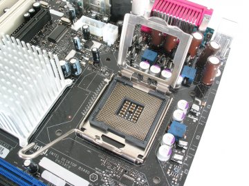 20040816_socketlga775.jpg